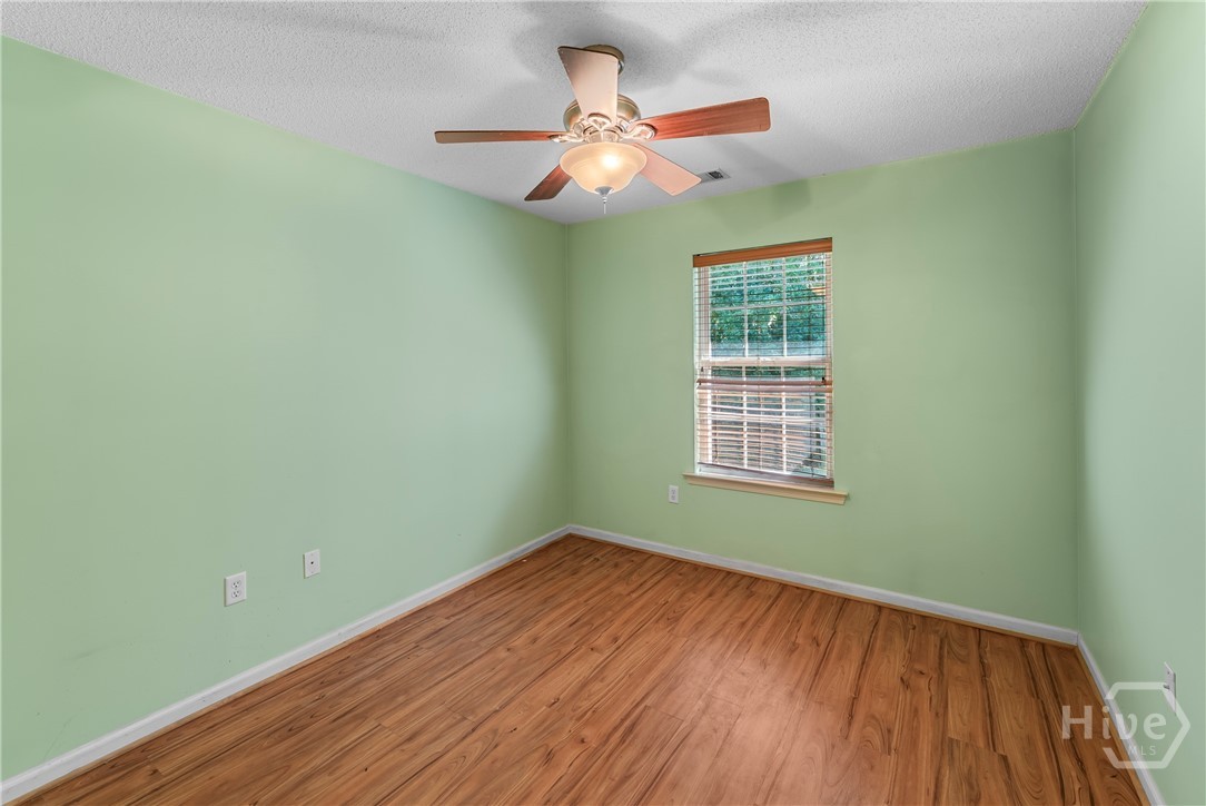 138 Meadowside Lane