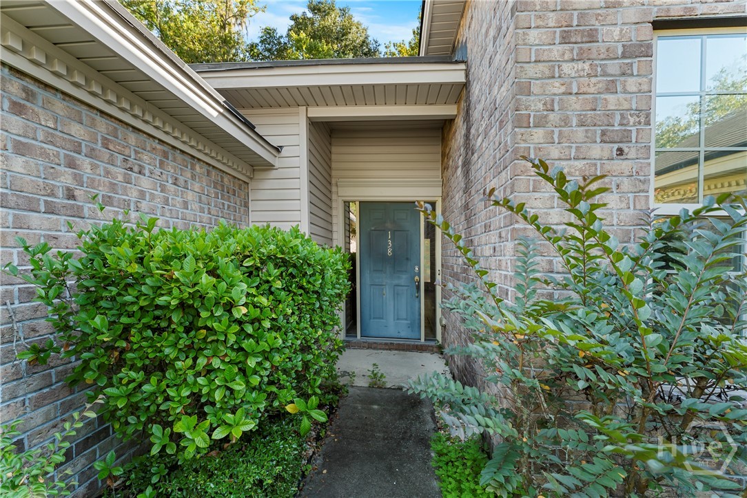 138 Meadowside Lane