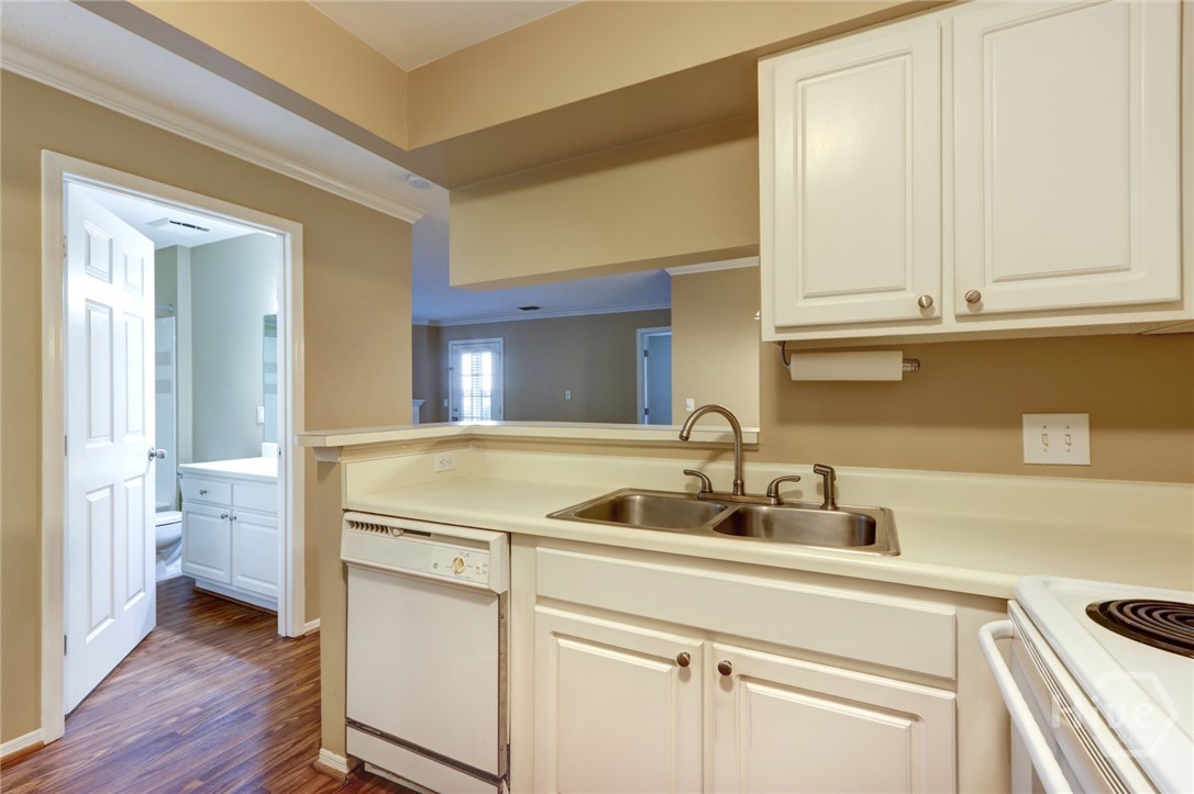 12300 Apache Avenue 913