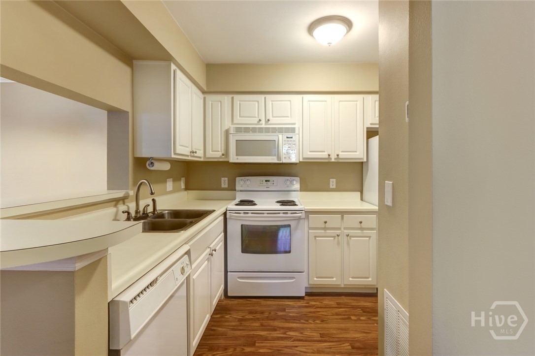 12300 Apache Avenue 913