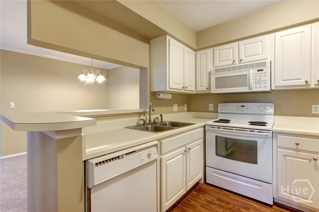 12300 Apache Avenue 913