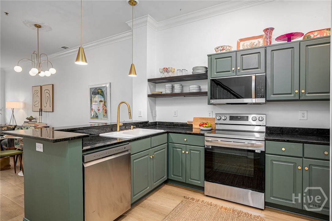 329 W Charlton Street