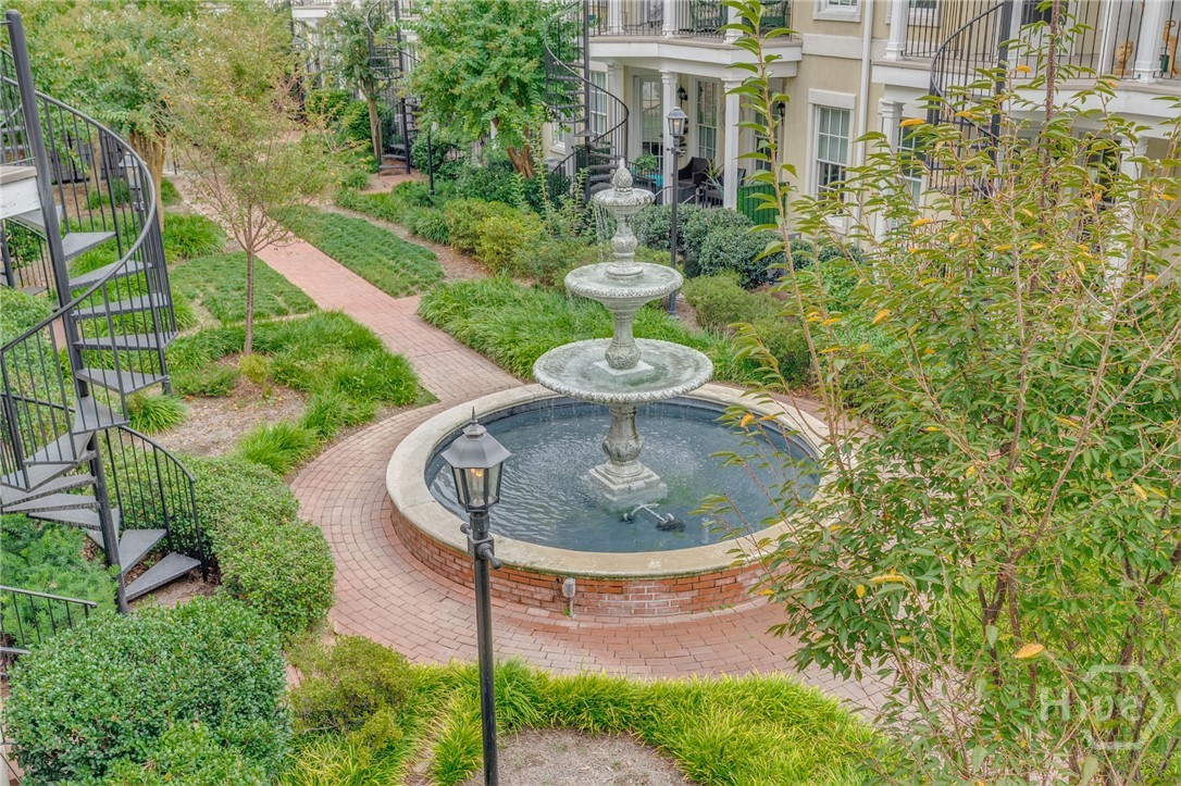 329 W Charlton Street