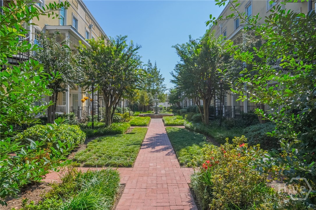 329 W Charlton Street