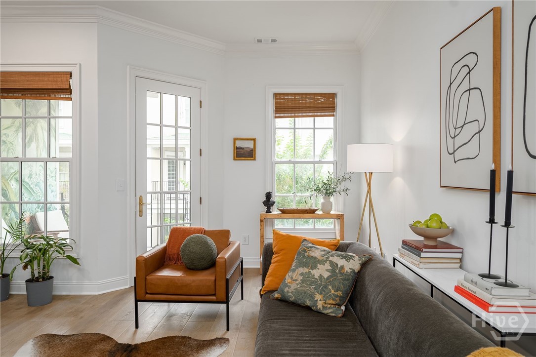 329 W Charlton Street