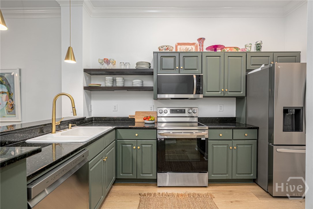 329 W Charlton Street