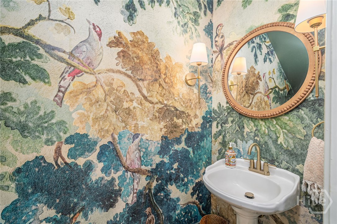 329 W Charlton Street