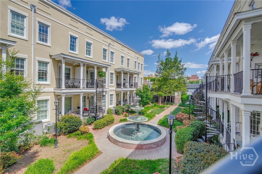 329 W Charlton Street