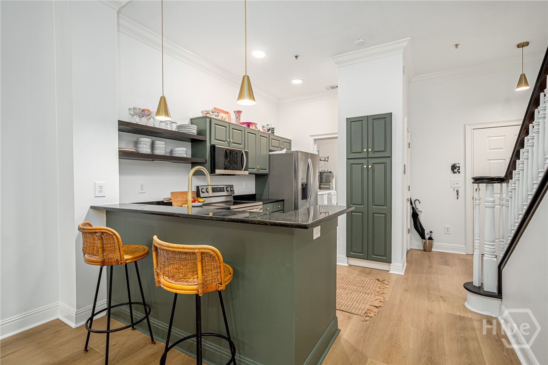 329 W Charlton Street