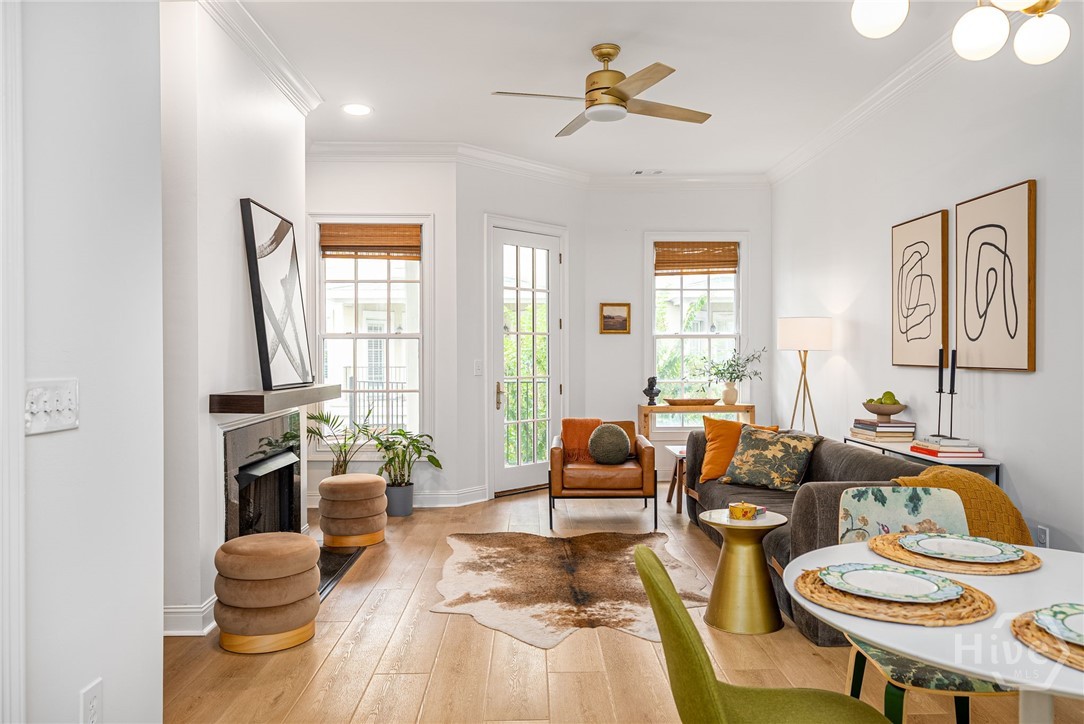 329 W Charlton Street