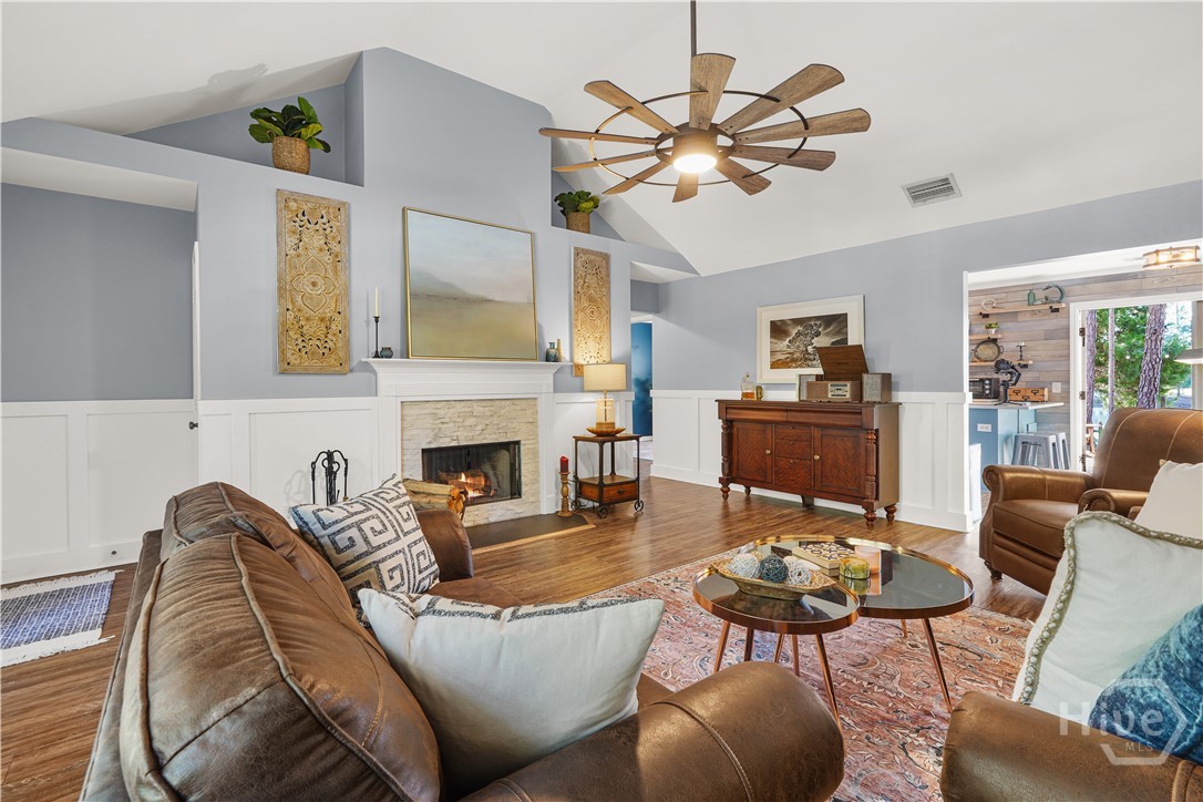 26 Bluelake Boulevard