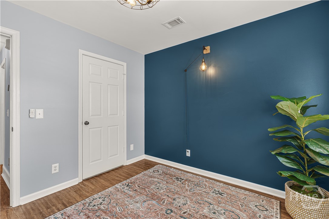 26 Bluelake Boulevard