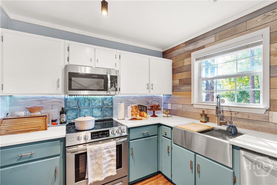 26 Bluelake Boulevard