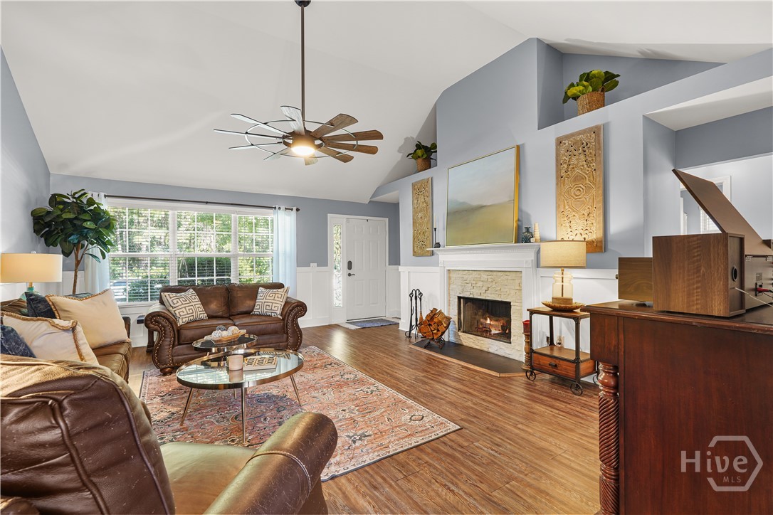 26 Bluelake Boulevard