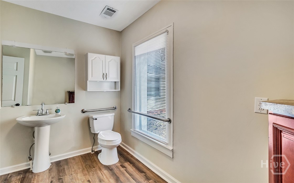 406 E US Highway 80 Highway Suite A and/ or B