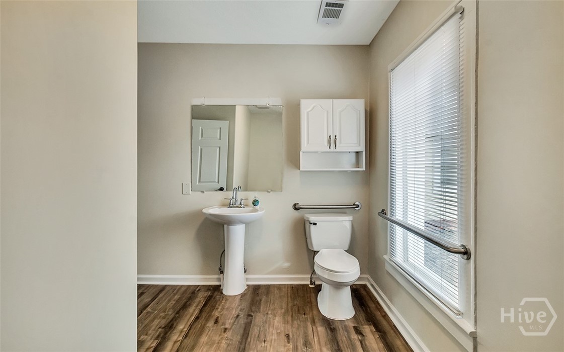 406 E US Highway 80 Highway Suite A and/ or B