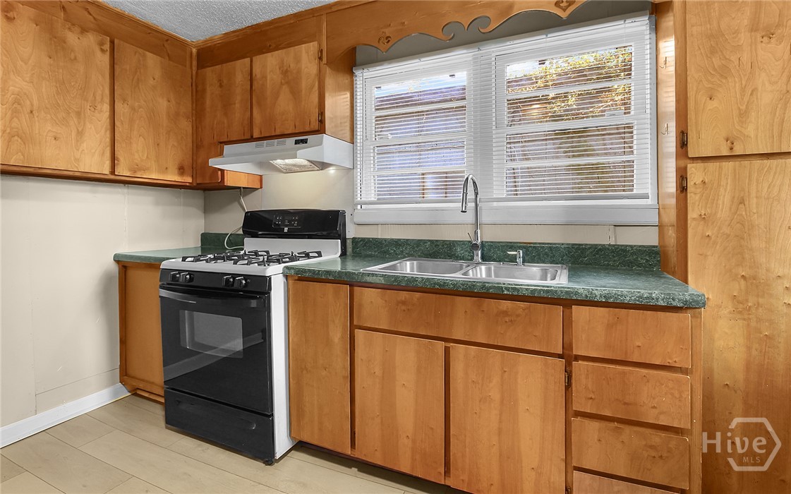 811 W 52nd Street A
