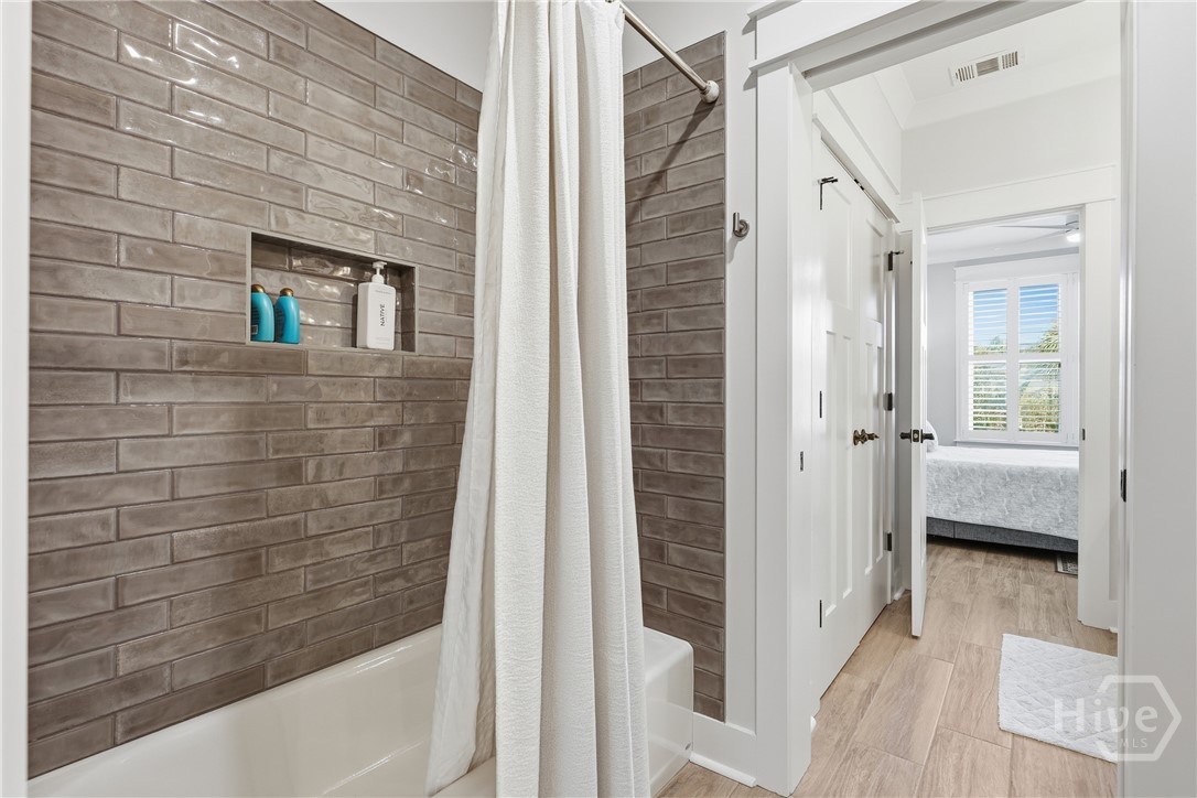 405 Waterways Parkway S