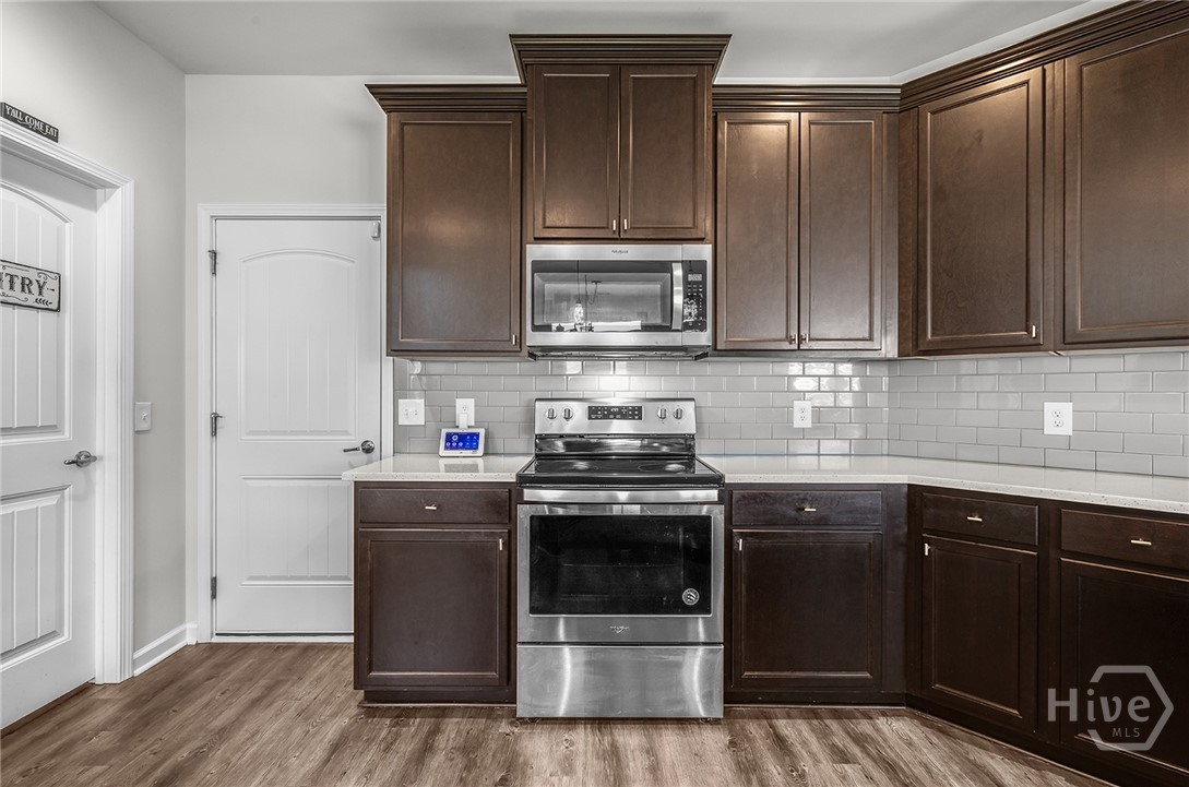 238 Lakepointe Drive