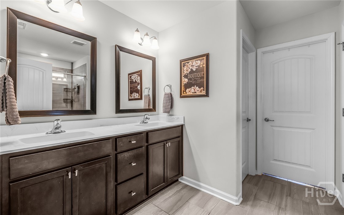 238 Lakepointe Drive