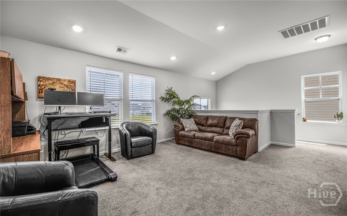 238 Lakepointe Drive