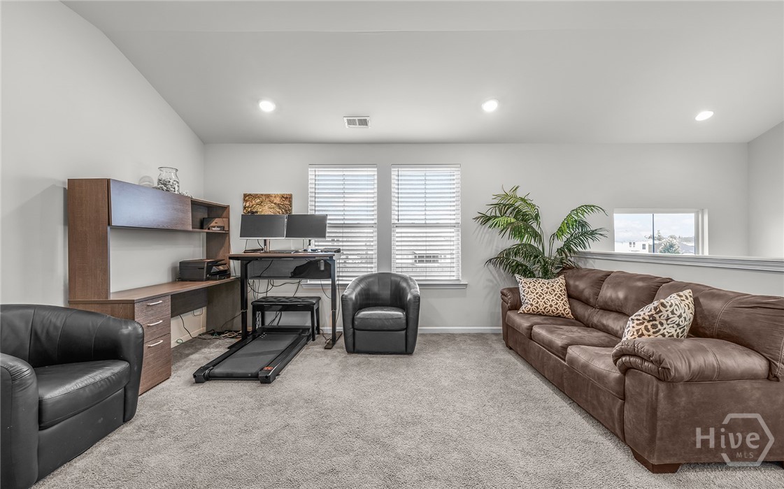 238 Lakepointe Drive