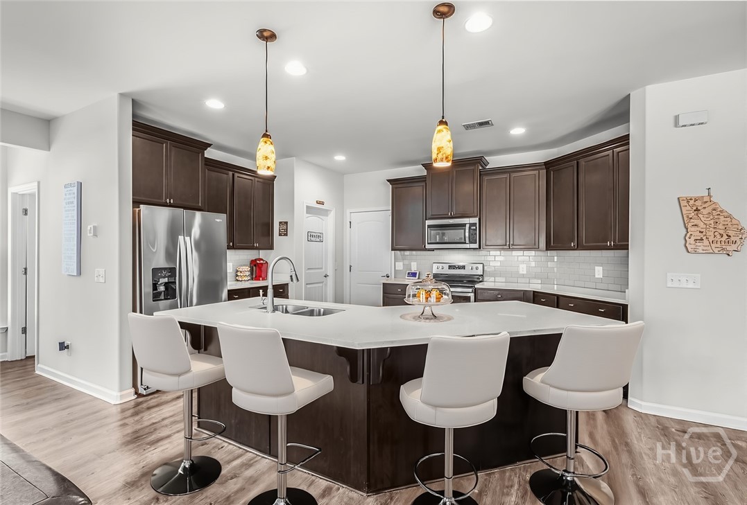 238 Lakepointe Drive