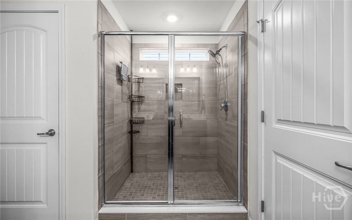 238 Lakepointe Drive