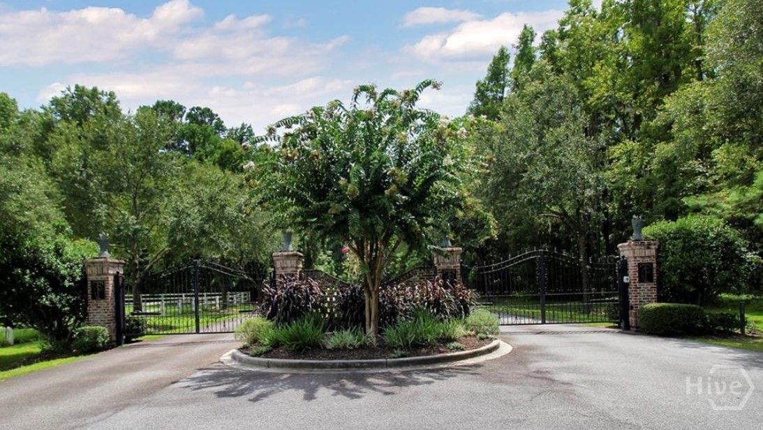 492 Hunter's Loop Drive