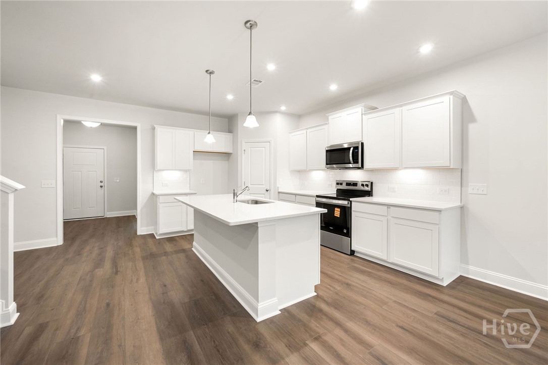 404 Monterey Loop