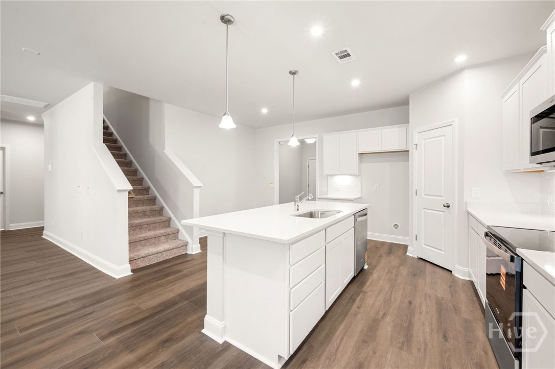 404 Monterey Loop