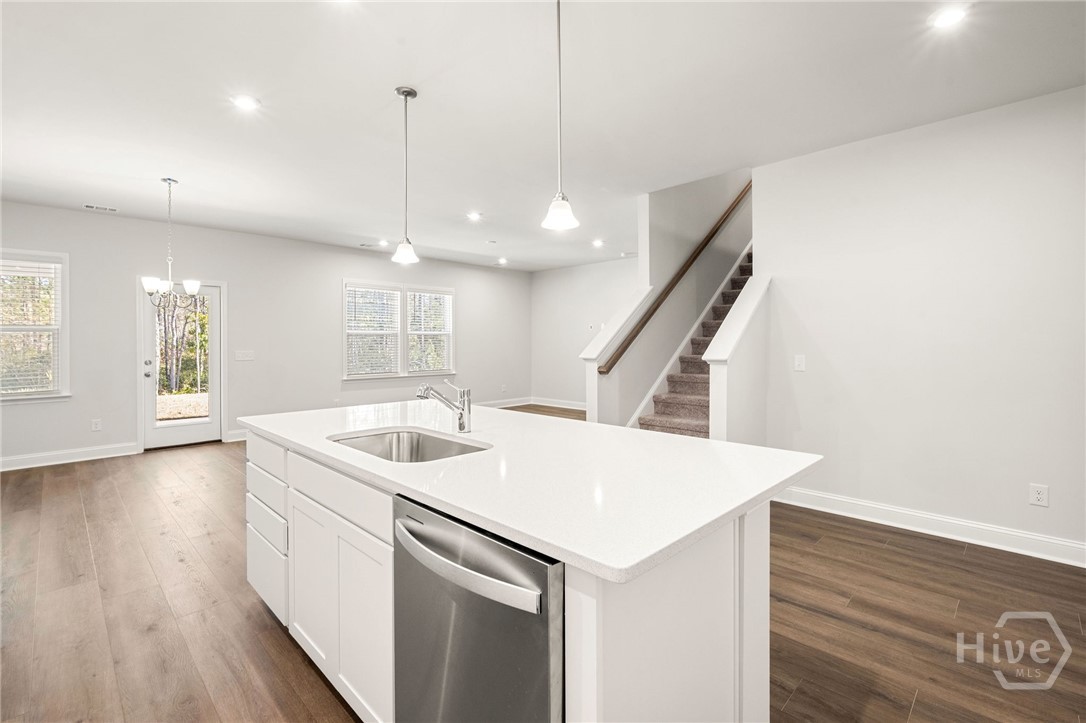 404 Monterey Loop