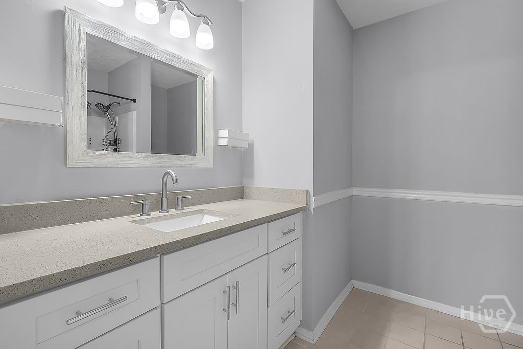 12 English Saddle Court