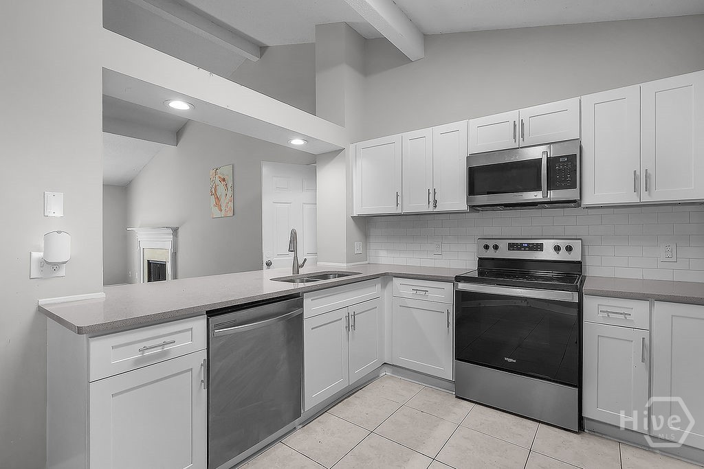 12 English Saddle Court