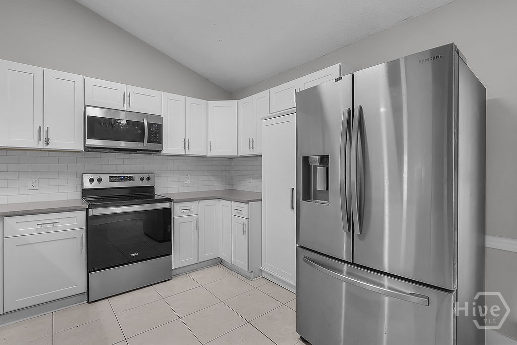 12 English Saddle Court