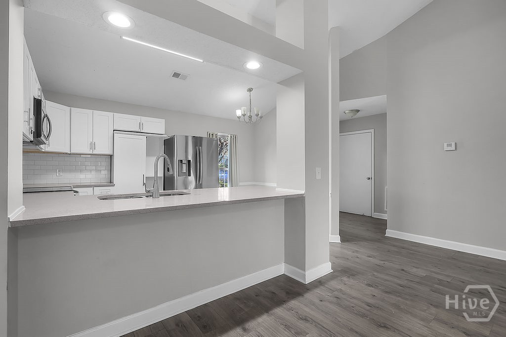 12 English Saddle Court