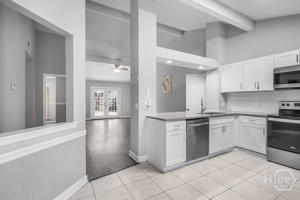 12 English Saddle Court