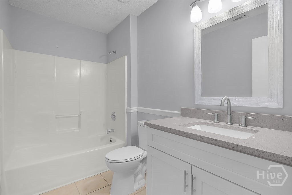 12 English Saddle Court