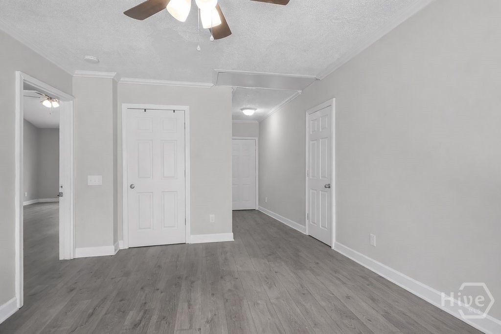 12 English Saddle Court