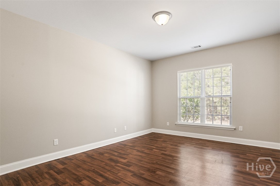 5 Whitaker Way N