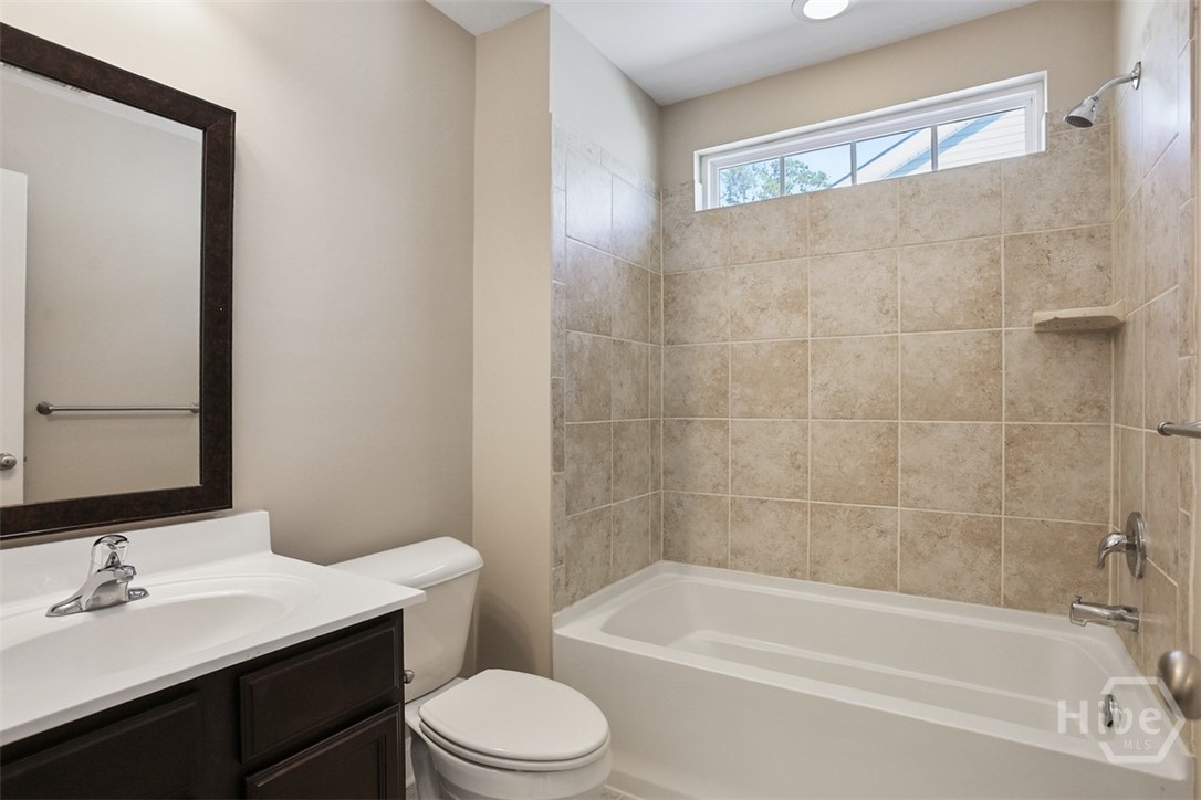 5 Whitaker Way N