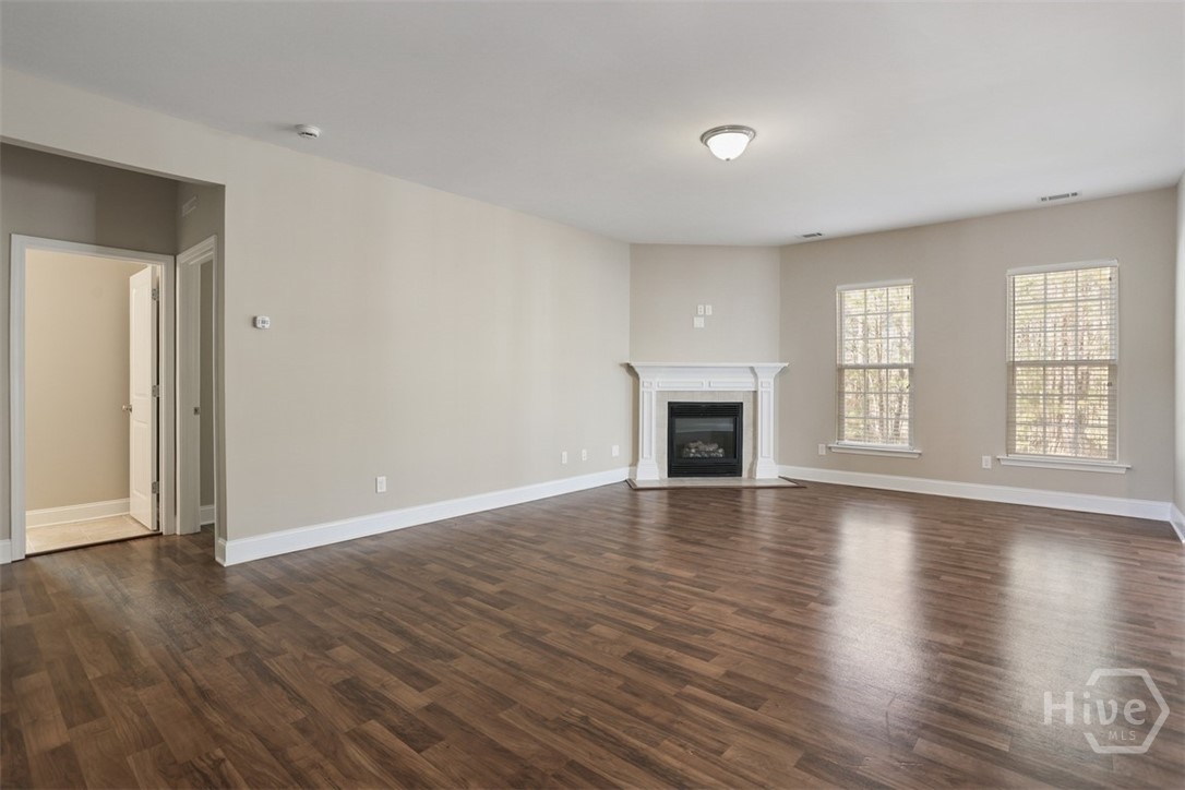 5 Whitaker Way N