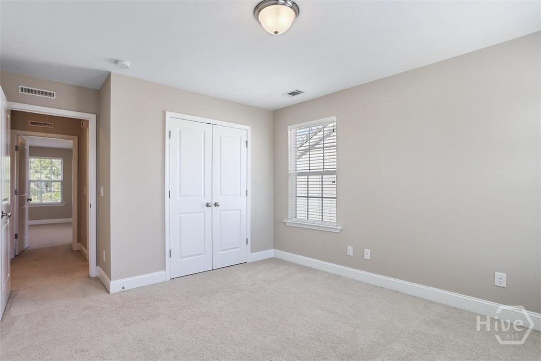 5 Whitaker Way N