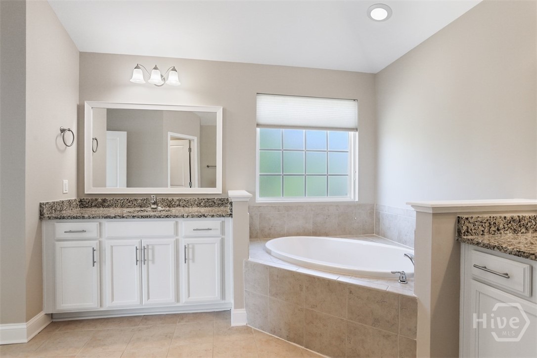 5 Whitaker Way N