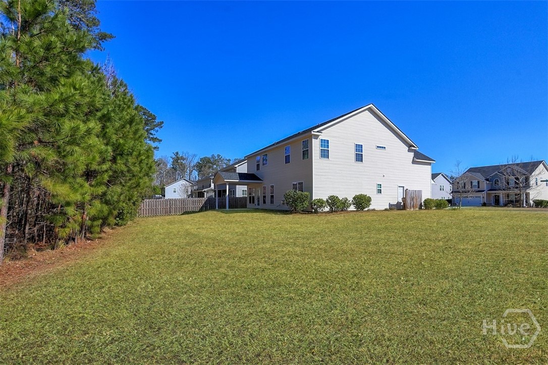5 Whitaker Way N