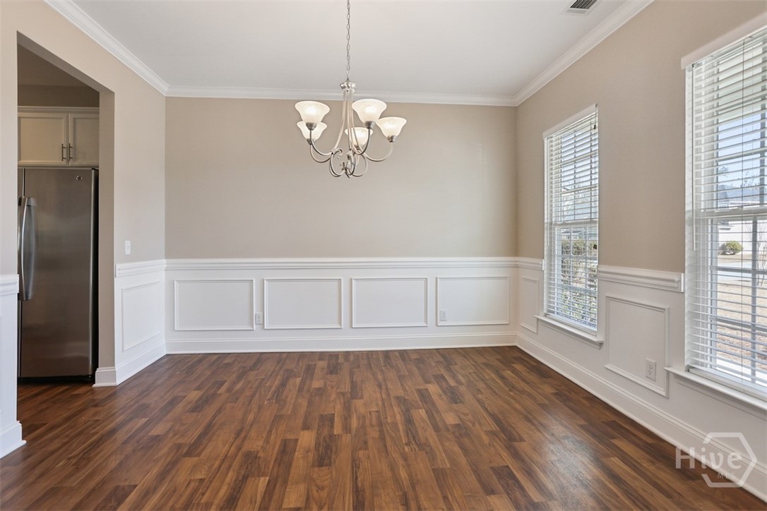 5 Whitaker Way N