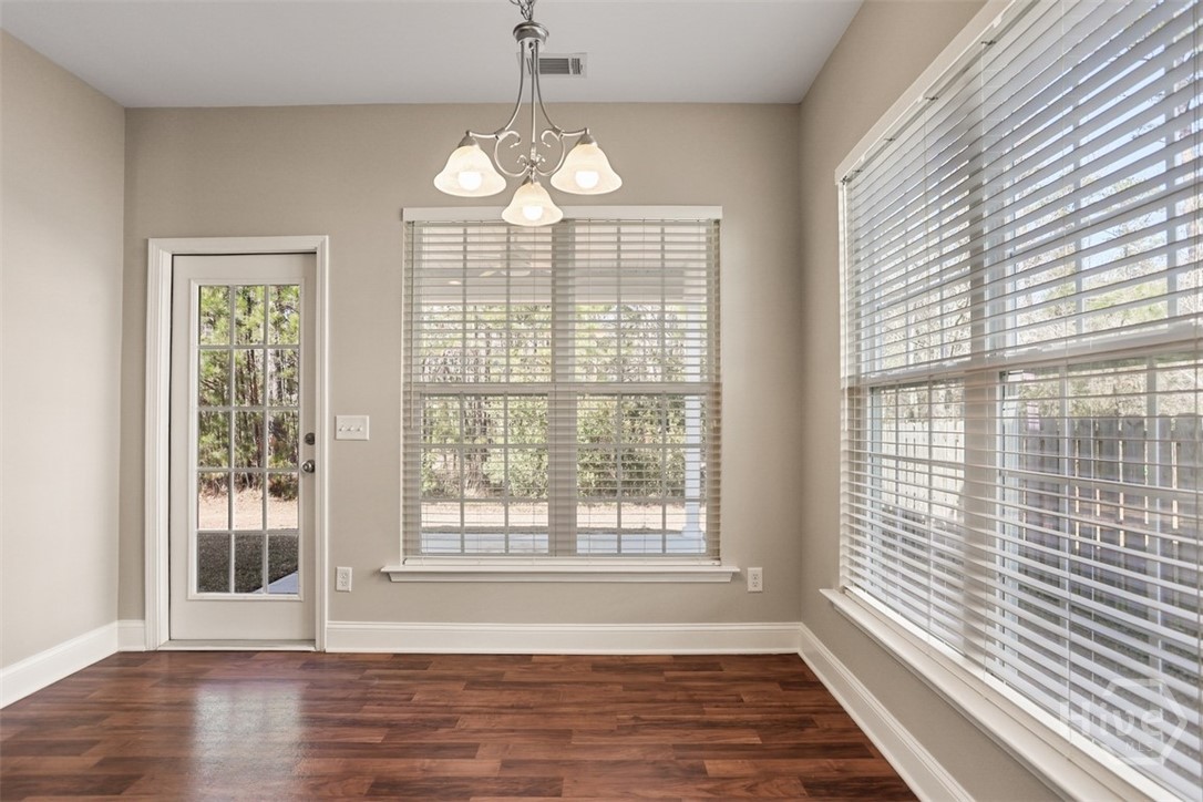 5 Whitaker Way N