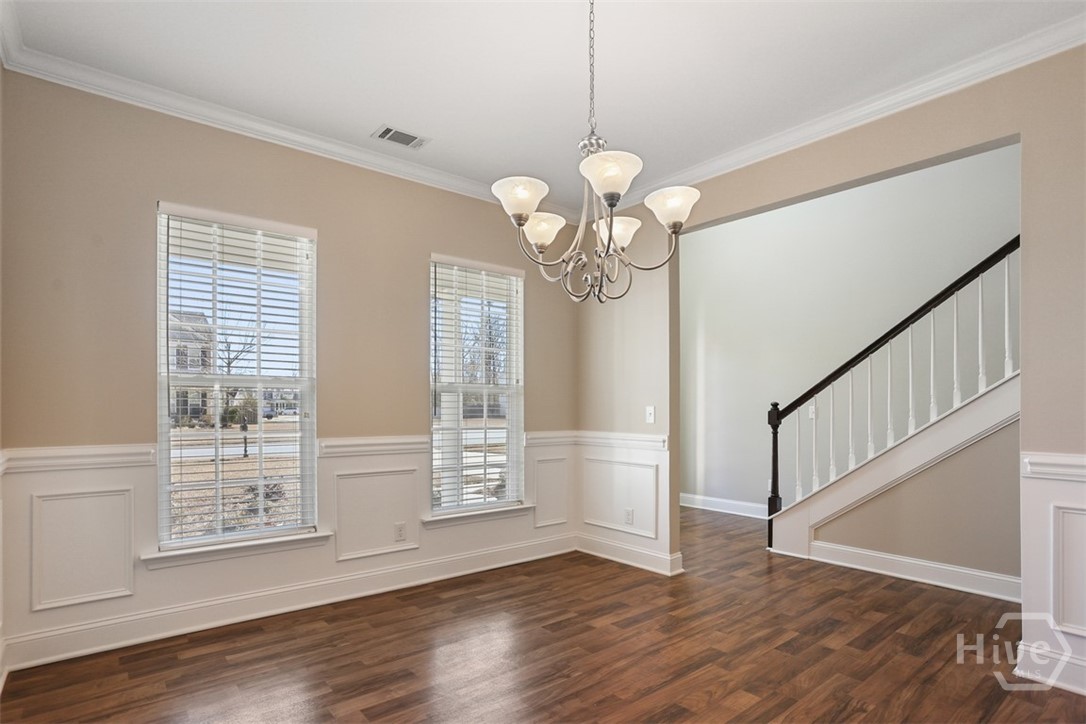5 Whitaker Way N