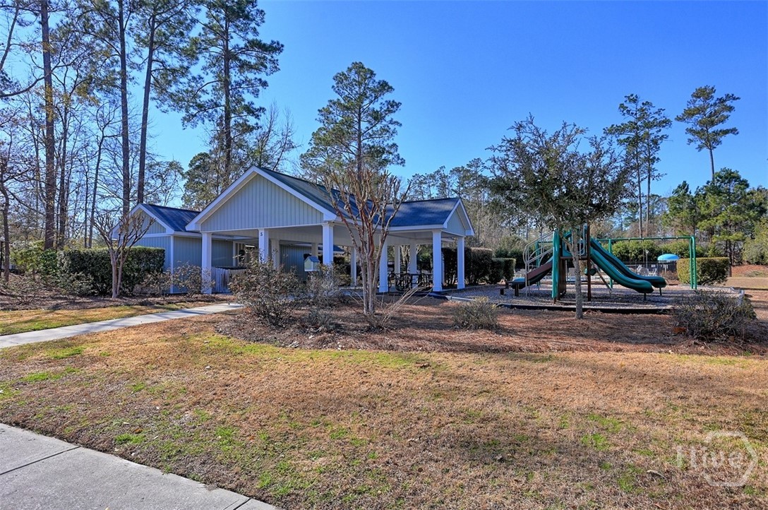 5 Whitaker Way N