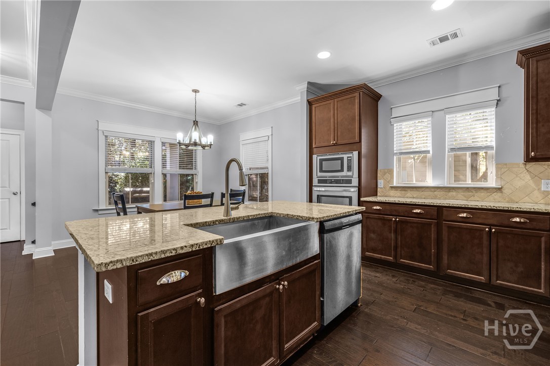 205 Ridgewood Park Drive N